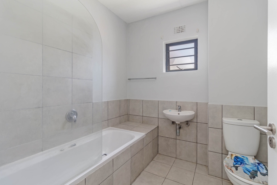 To Let 2 Bedroom Property for Rent in Parklands Western Cape